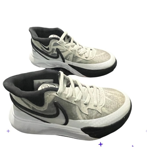 Nike Sneakers small stain some peeling last pic - Picture 3 of 8